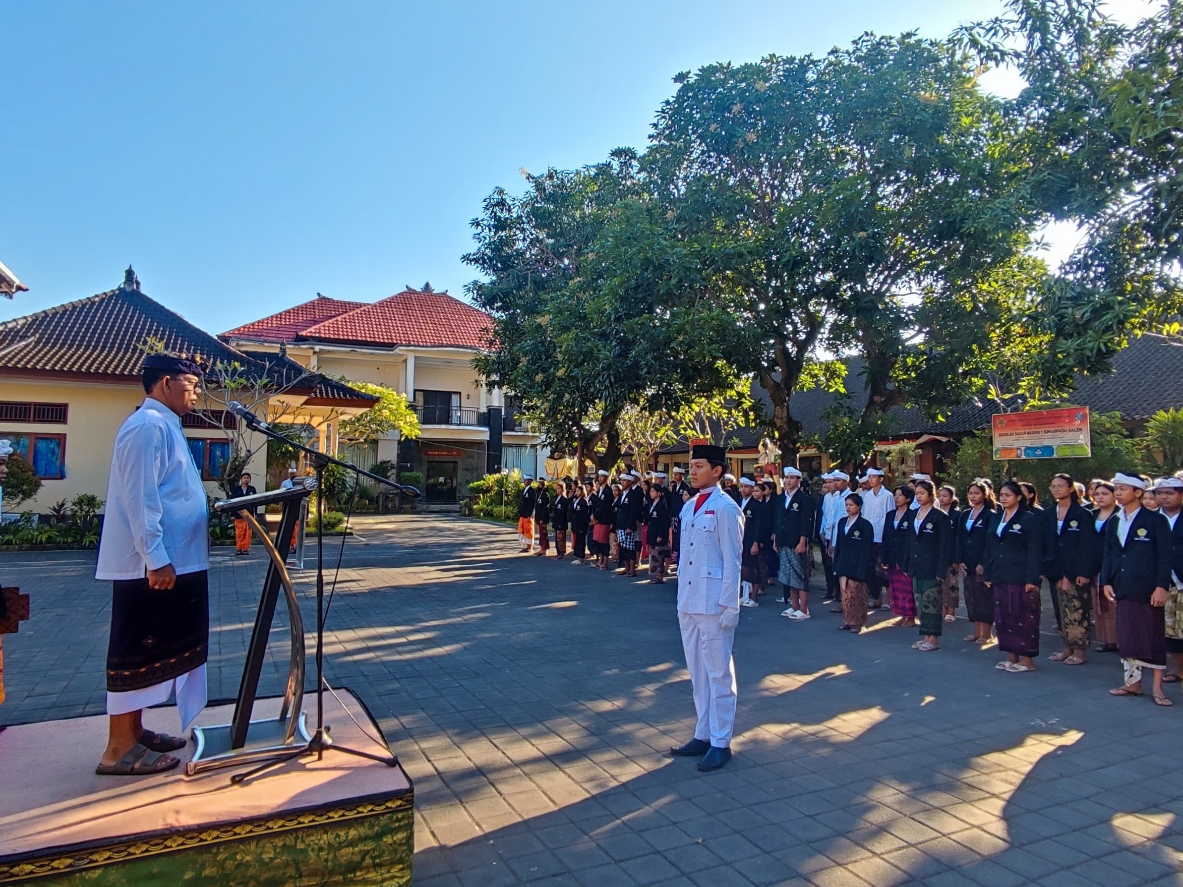 upacara-memperingati-hari-pendidikan-nasional-tahun-2025